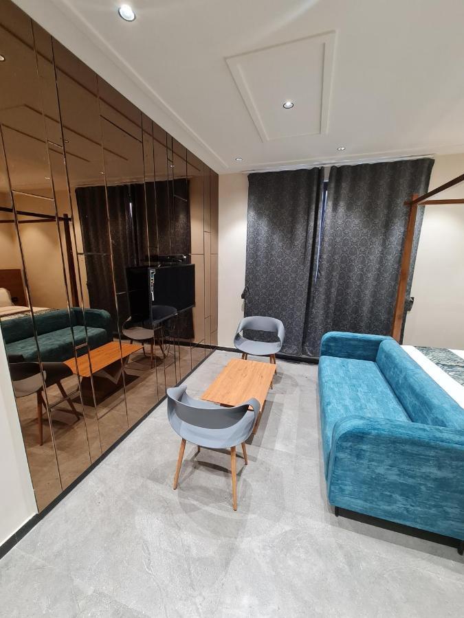 Hotel Nova Palm Rajkot Εξωτερικό φωτογραφία