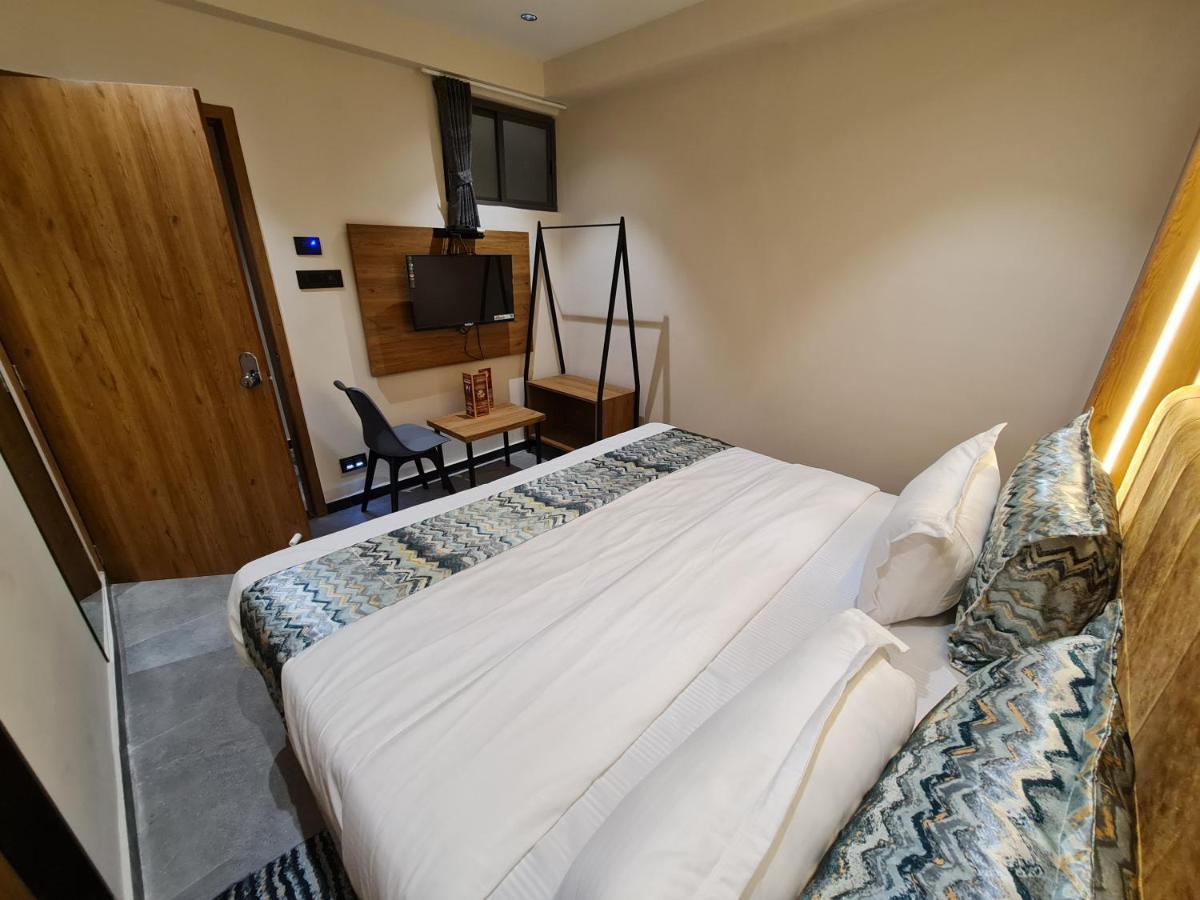 Hotel Nova Palm Rajkot Εξωτερικό φωτογραφία