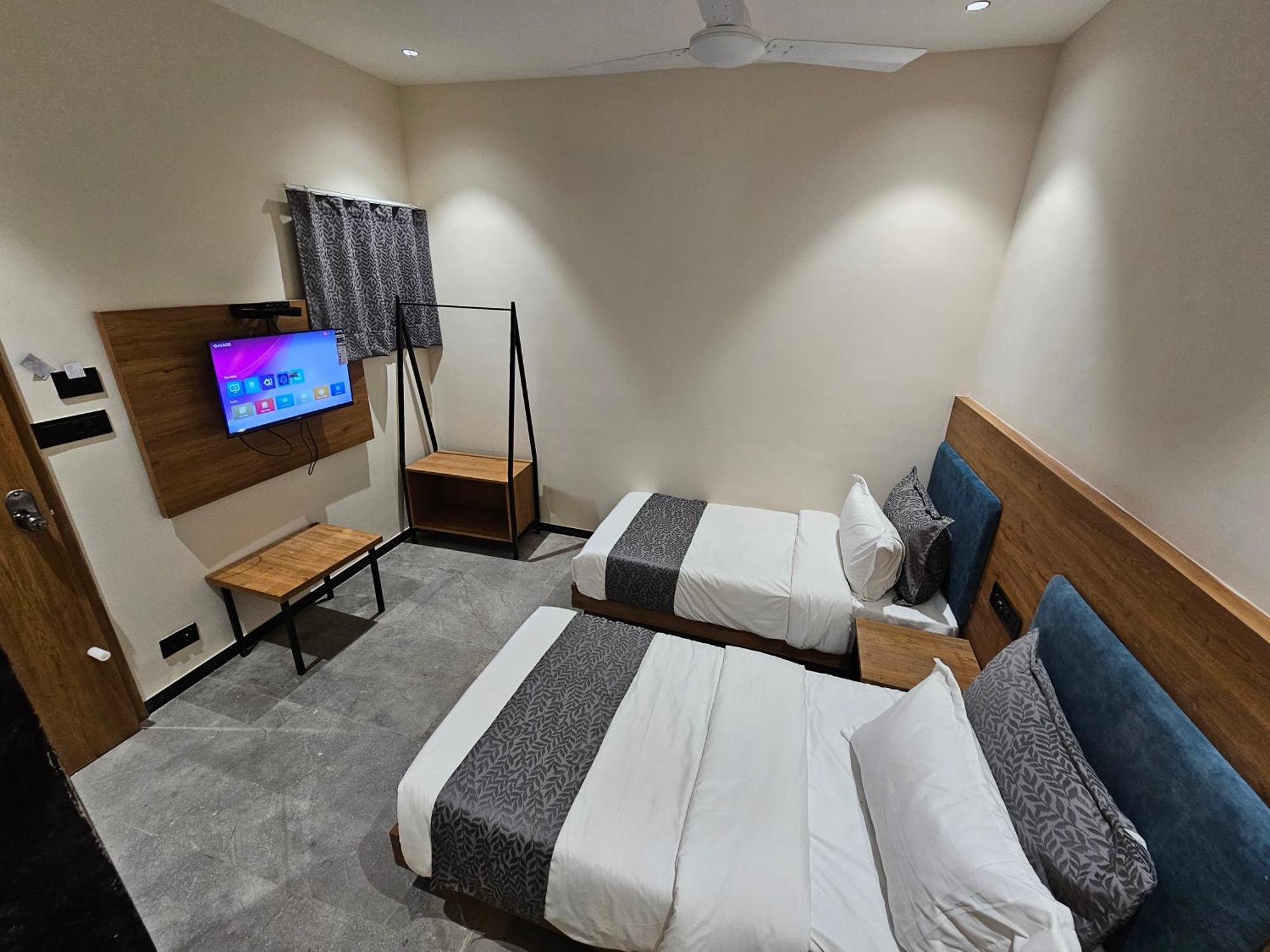 Hotel Nova Palm Rajkot Εξωτερικό φωτογραφία