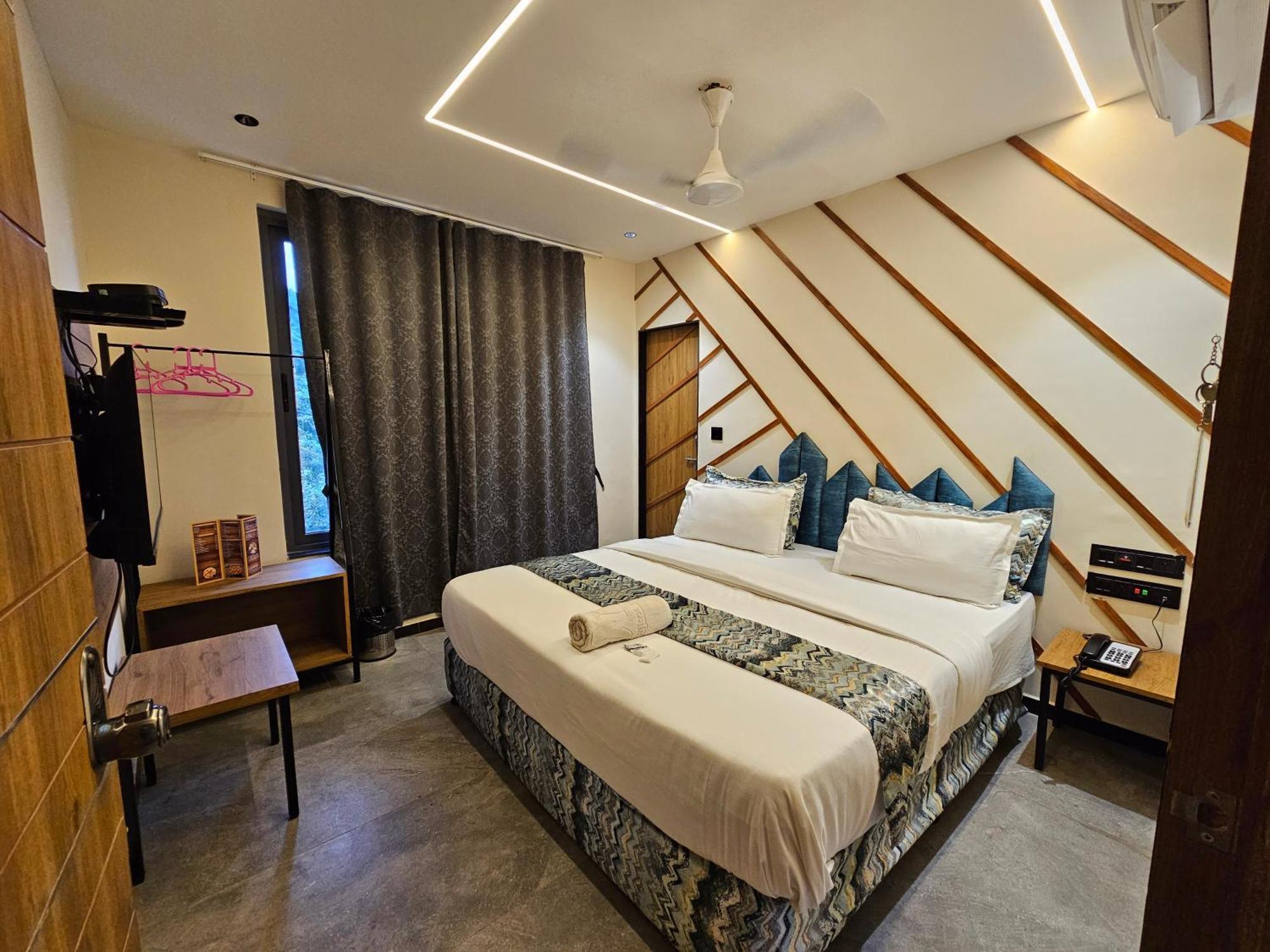 Hotel Nova Palm Rajkot Εξωτερικό φωτογραφία